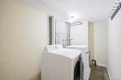 407 W Main Street, Babylon, NY 11702 - Photo 40