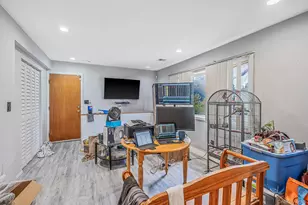 407 W Main St, Babylon, NY 11702 - Photo 12