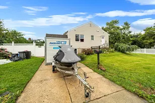 407 W Main St, Babylon, NY 11702 - Photo 2