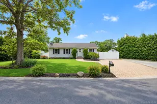 18 Hillcrest Rd, Rocky Point, NY 11778 - Photo 2