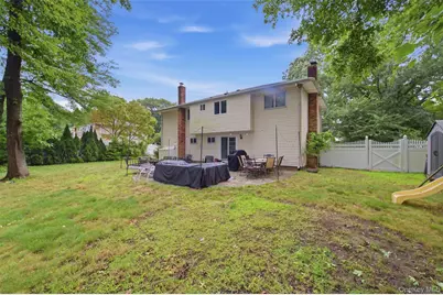 17 Jerome Street, Smithtown, NY 11787 - Photo 16