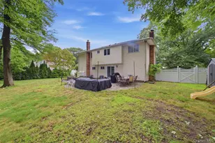 17 Jerome St, Smithtown, NY 11787 - Photo 16