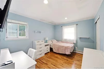 17 Jerome Street, Smithtown, NY 11787 - Photo 10