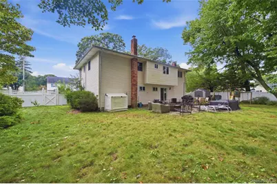 17 Jerome Street, Smithtown, NY 11787 - Photo 18