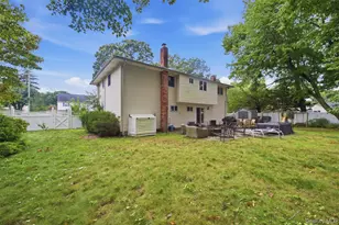 17 Jerome St, Smithtown, NY 11787 - Photo 18