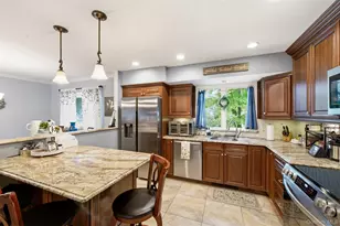 17 Jerome St, Smithtown, NY 11787 - Photo 8