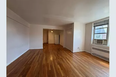 42-45 Kissena Boulevard #6M, Flushing, NY 11355 - Photo 6