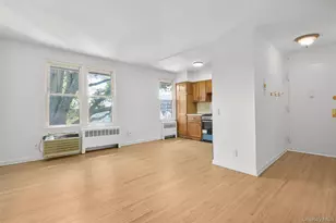 25 Trinity Pl, New Rochelle, NY 10805 - Photo 4