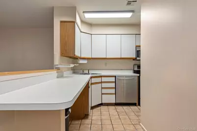 100 Daly Boulevard #1406, Oceanside, NY 11572 - Photo 6