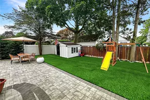 2517 Rockville Centre Pkwy, Oceanside, NY 11572 - Photo 26