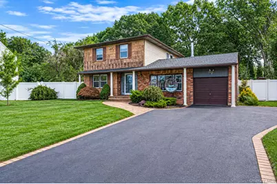87 Wexford Drive, Oakdale, NY 11769 - Photo 2