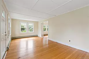 2070 Hamblyn St, Yorktown Heights, NY 10598 - Photo 4