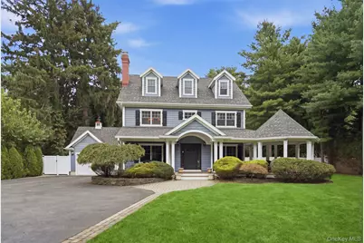 65 E Rogues Path, Huntington, NY 11746 - Photo 2