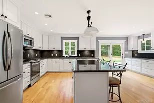 65 E Rogues Path, Huntington, NY 11746 - Photo 10