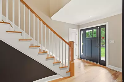 65 E Rogues Path, Huntington, NY 11746 - Photo 6