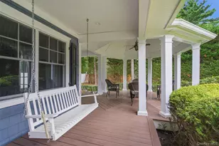 65 E Rogues Path, Huntington, NY 11746 - Photo 4