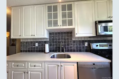 1085 Warburton Avenue #820, Yonkers, NY 10701 - Photo 8