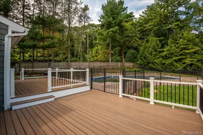 40 Lakeside Drive, Centerport, NY 11721 - Photo 8