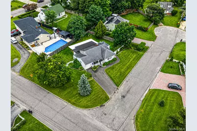 12 Robin Lane, Brentwood, NY 11717 - Photo 40