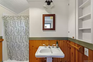 60 Livingston Ave, Valhalla, NY 10595 - Photo 16