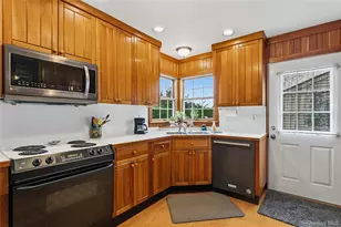 60 Livingston Ave, Valhalla, NY 10595 - Photo 12