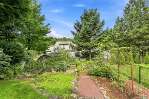 60 Livingston Ave, Valhalla, NY 10595 - Photo 26