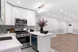 128 E 238th St, Bronx, NY 10470 - Photo 4