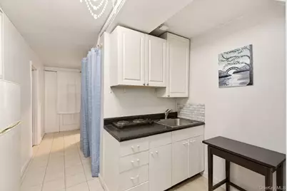 902 E 232nd Street, Bronx, NY 10466 - Photo 12