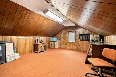 185 Crocus Avenue, Floral Park, NY 11001 - Photo 20