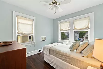 185 Crocus Avenue, Floral Park, NY 11001 - Photo 18