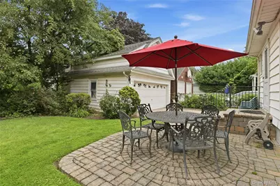185 Crocus Avenue, Floral Park, NY 11001 - Photo 28