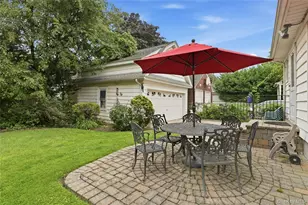 185 Crocus Ave, Floral Park, NY 11001 - Photo 28