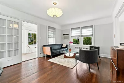 185 Crocus Avenue, Floral Park, NY 11001 - Photo 6
