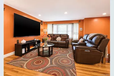 1028 Union Boulevard, Bay Shore, NY 11706 - Photo 8