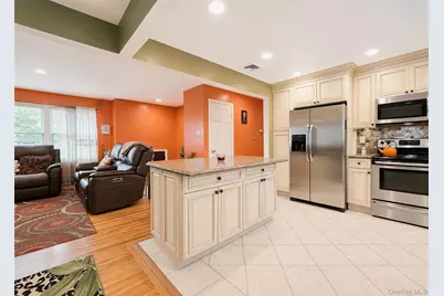 1028 Union Boulevard, Bay Shore, NY 11706 - Photo 4