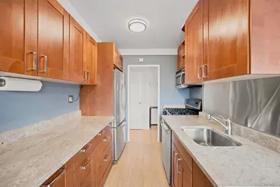 33-65 14th Street #5A, Astoria, NY 11106 - Photo 6