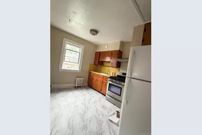 81 Irving Avenue, Floral Park, NY 11001 - Photo 4