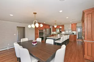 3142 Wynsum Ave, Merrick, NY 11566 - Photo 6
