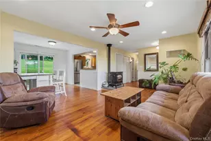 28 Hilltop Dr, Mahopac, NY 10541 - Photo 10