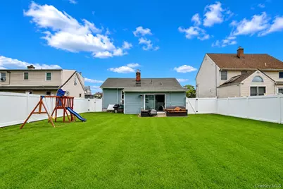 292 Roosevelt Avenue, Freeport, NY 11520 - Photo 2