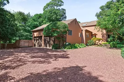 39 Spring Pond Lane, Southampton, NY 11968 - Photo 2