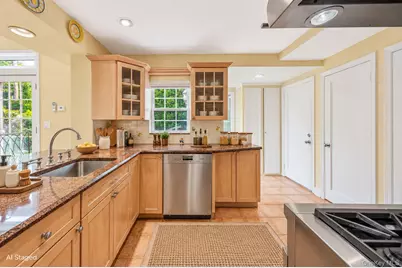 7 Highmeadow Road, Manhasset, NY 11030 - Photo 10
