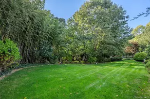 10 Redbridge Ct, East Setauket, NY 11733 - Photo 8
