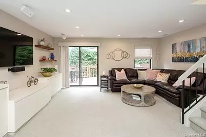 11 Stanford Court #B, Wantagh, NY 11793 - Photo 8