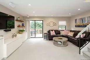 11 Stanford Ct, Wantagh, NY 11793 - Photo 8