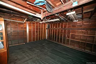 2297 Girard Pl, Merrick, NY 11566 - Photo 30