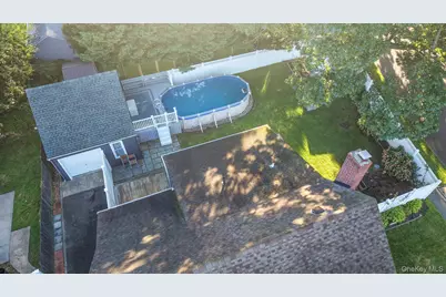 2297 Girard Place, Merrick, NY 11566 - Photo 4