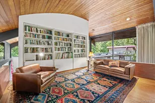 347 Duck Pond Rd, Locust Valley, NY 11560 - Photo 16