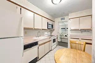 5 Conway Ct, Glen Cove, NY 11542 - Photo 20