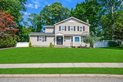 15 Jamar Lane, Ronkonkoma, NY 11779 - Photo 2
